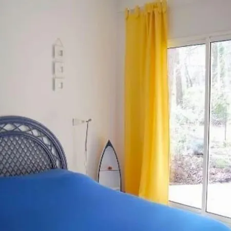 Modern High Standing Sur 3' From Villa *