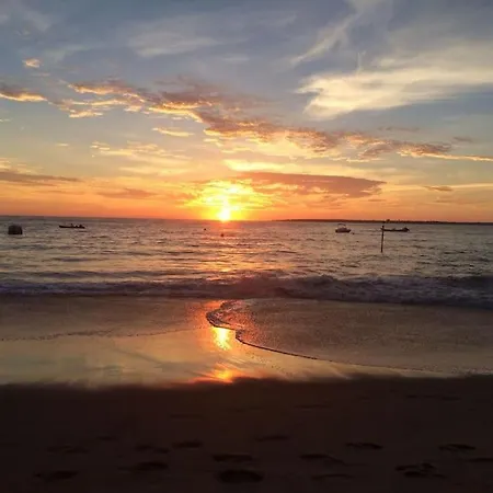 Modern High Standing Sur 3' From Villa