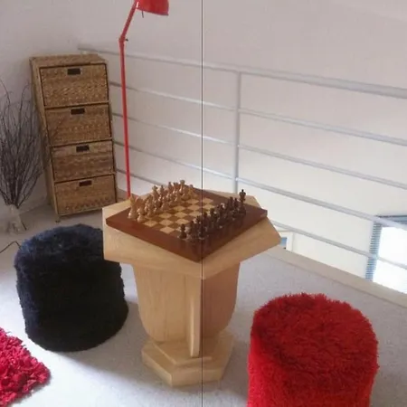 Modern High Standing Sur 3' From Villa *