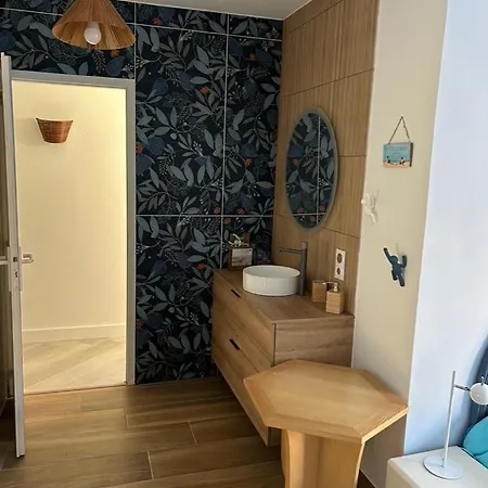 Modern High Standing Sur 3' From *