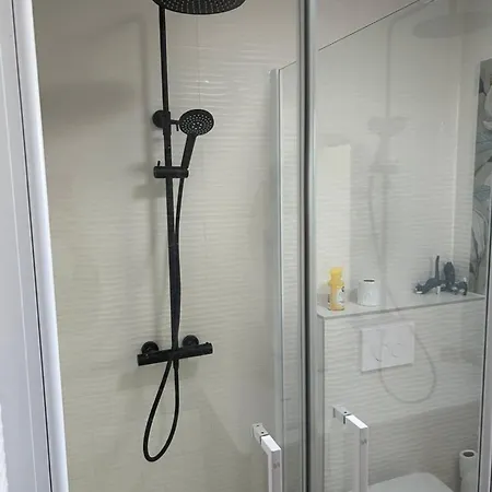 Modern High Standing Sur 3' From Villa Pyla-sur-Mer