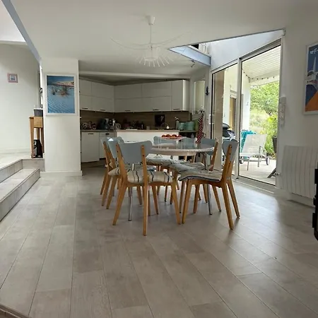 Modern High Standing Sur 3' From Villa Pyla-sur-Mer