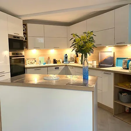 Modern High Standing Sur 3' From Villa Pyla-sur-Mer