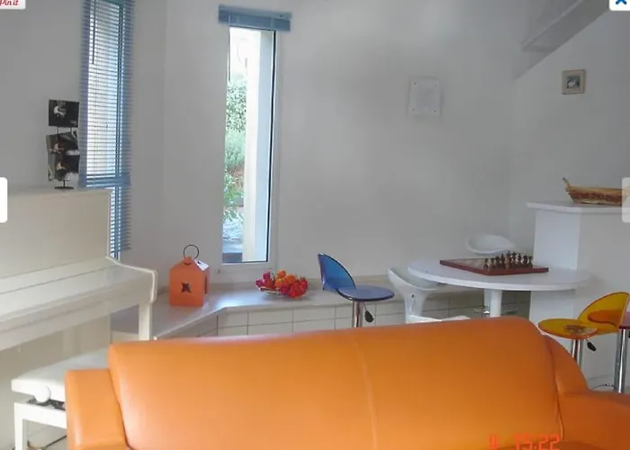 Modern High Standing Sur 3' From Villa Pyla-sur-Mer