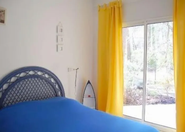 Modern High Standing Sur 3' From Villa *