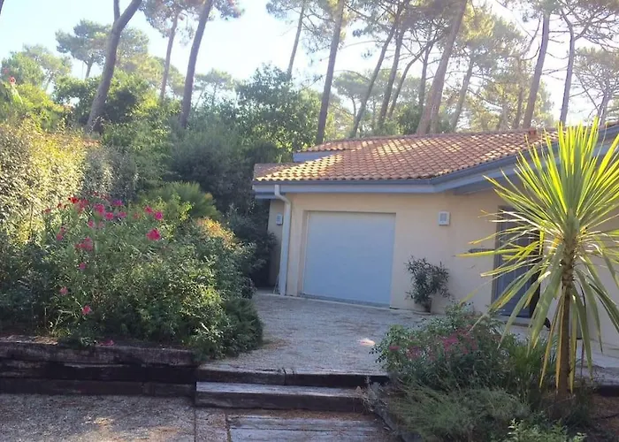 Modern High Standing Sur 3' From Pyla-sur-Mer