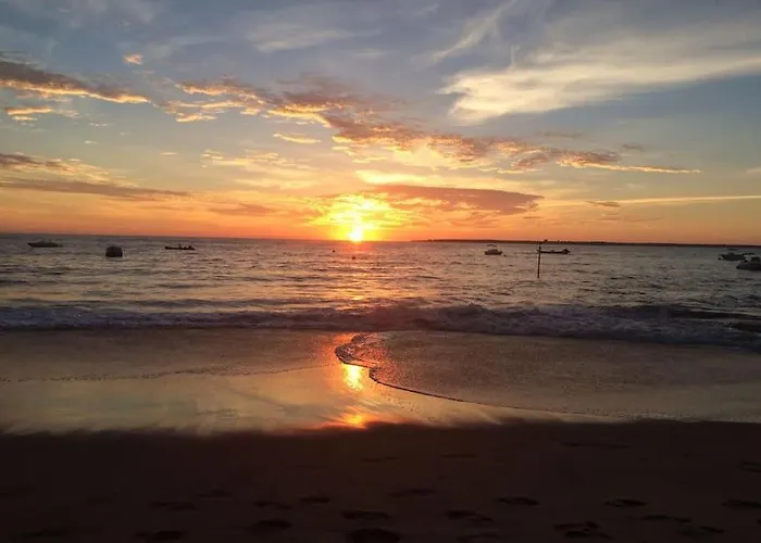 Modern High Standing Sur 3' From Villa