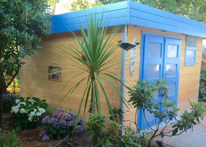 Modern High Standing Sur 3' From