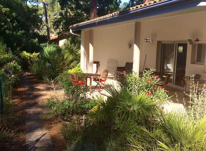 Modern High Standing Sur 3' From Villa