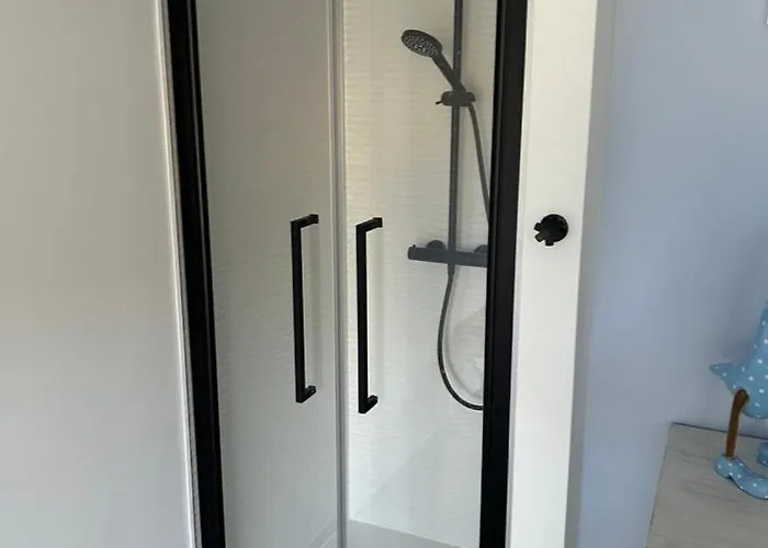 Modern High Standing Sur 3' From